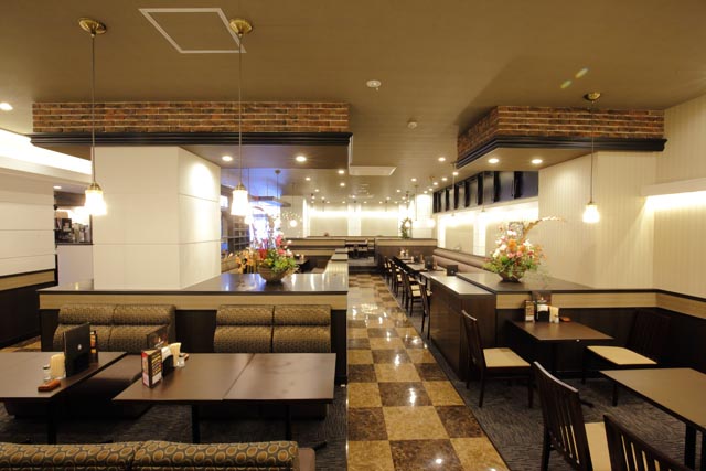 写真：広島千田町店ソファー席